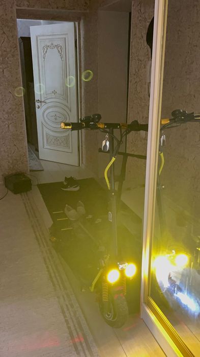 Продам самокат кугоо