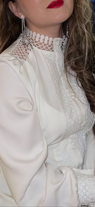 Красивое платье в идеальном состоянии