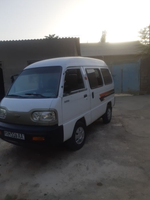 Damas moshinasi sotiladi