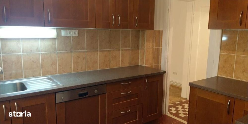 Apartament 5 camere renovat complet – Piața Amzei,