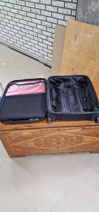 Чемодан не большой