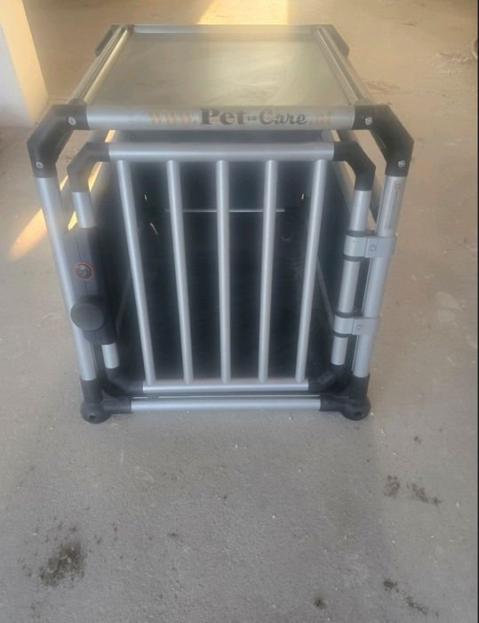 Клетка за транспортиране на куче