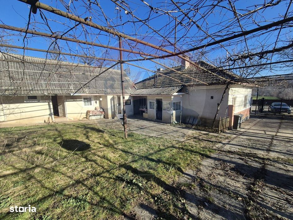 Casă de vânzare cu 4 camere si anexe in Horgești-Recea