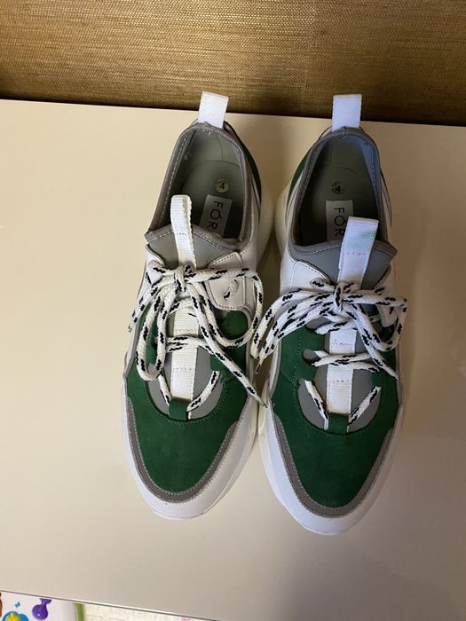 Нови маратонки от Англия