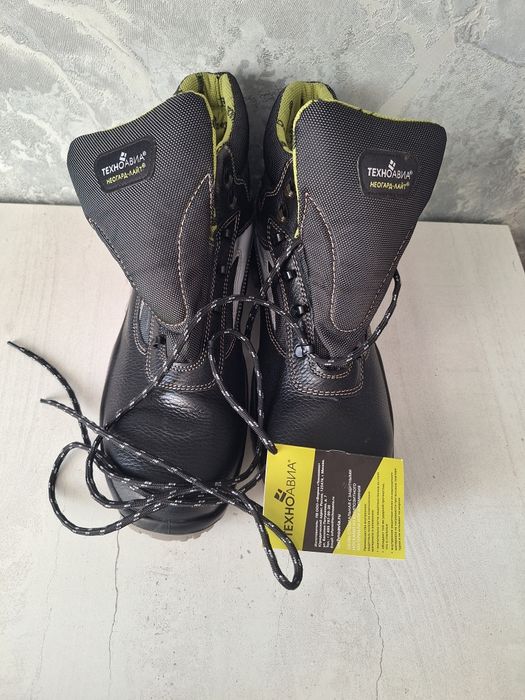 Продам ботинки мужские