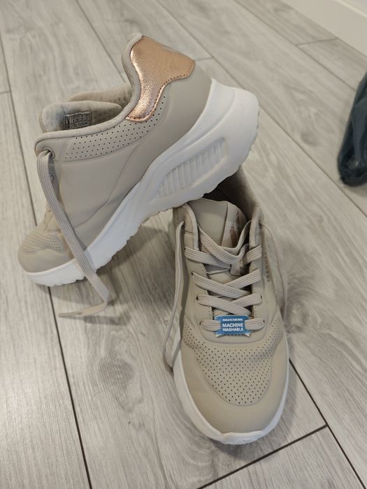 Adidasi Skechers  nr. 38