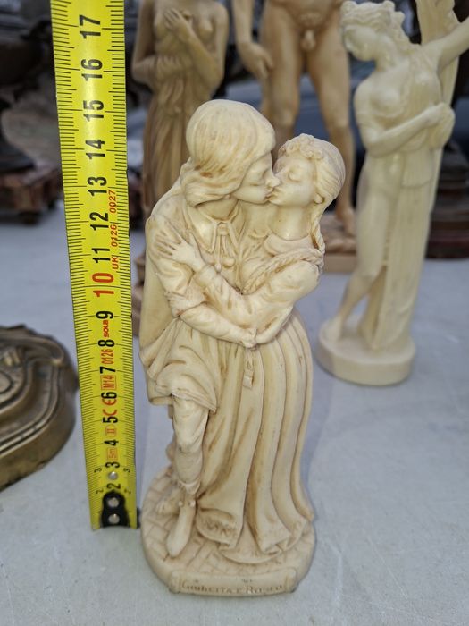 Статуетки внос от Франция