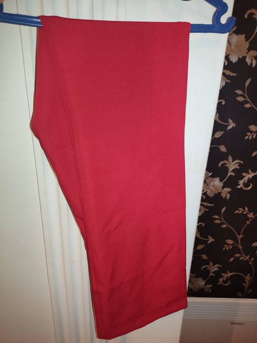 Классические элегантные красные брюки