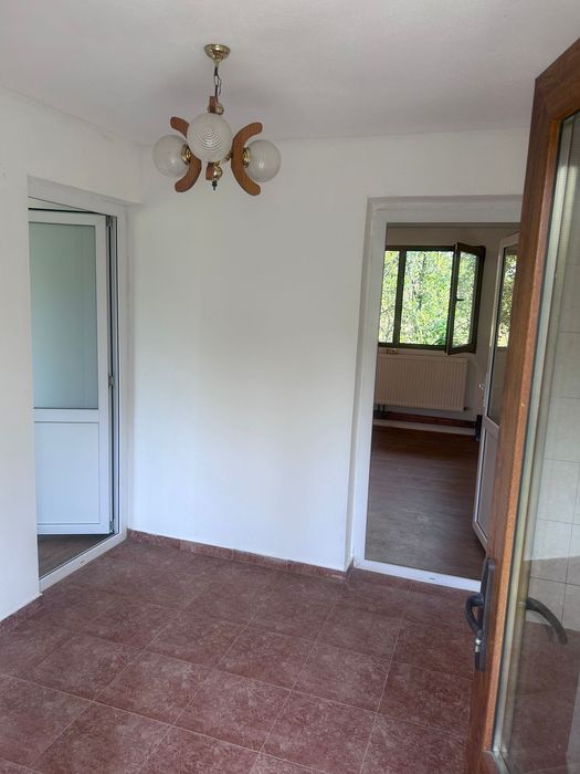 Casă Nouă + 5.760 mp Teren în Rădești, Argeș