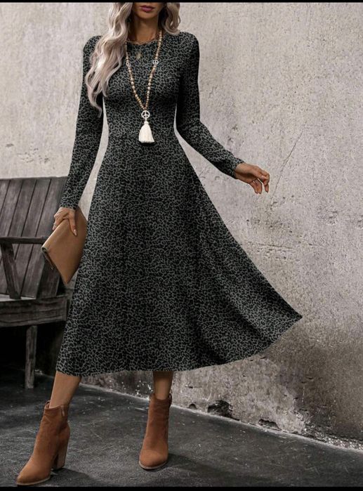 Нова сива рокля.