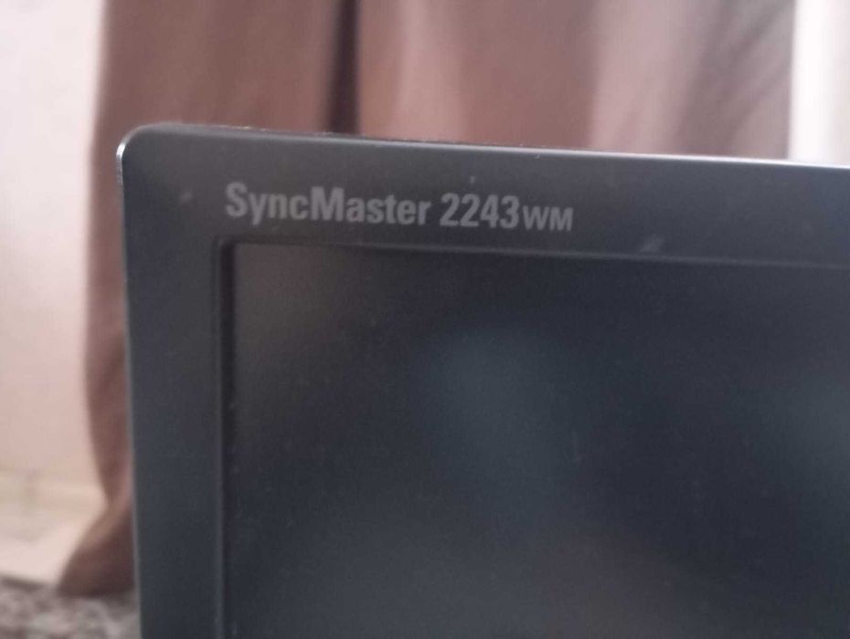 Монитор Samsung 22 диагональ