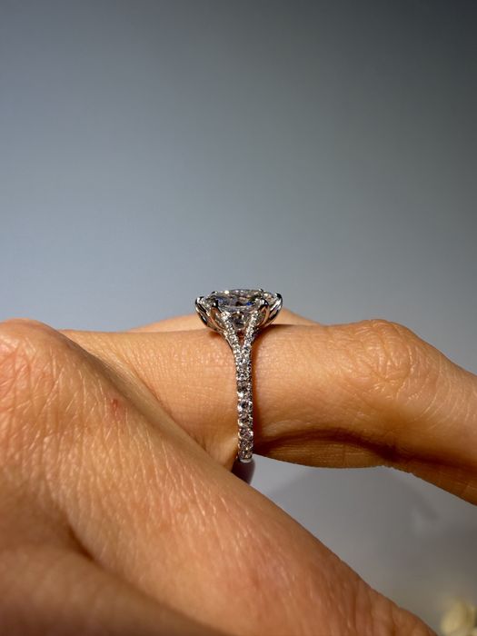 Inel de logodna aur 10K si moissanite