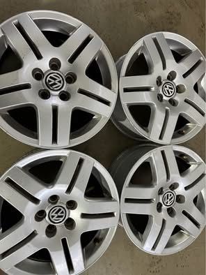 Set jante aliaj pe 15 originale vw golf 4