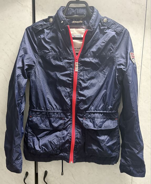 Дамска ветровка/яке на Tommy Hilfiger