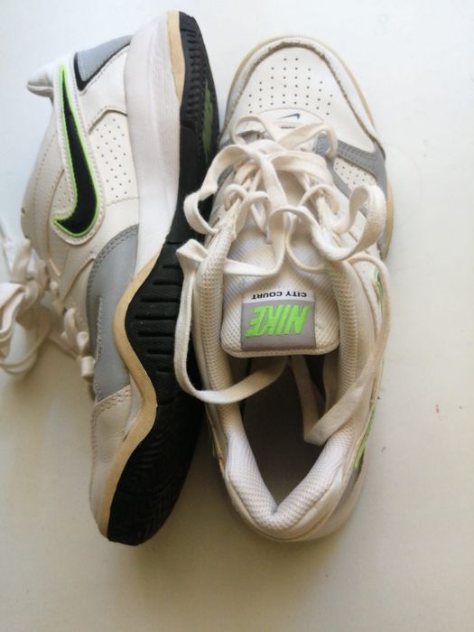 Adidasi nike din piele