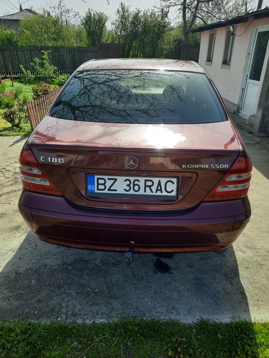 Autoturism mercedes c 180