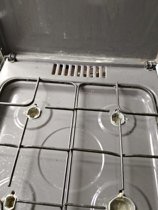 Продам газовую плиту