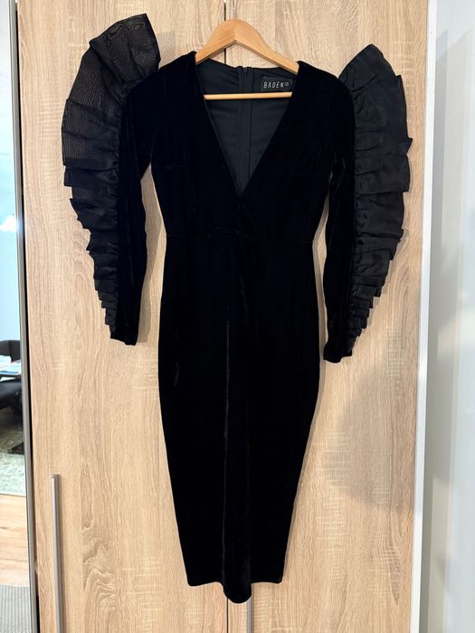 Rochie catifea cu volane Baden11