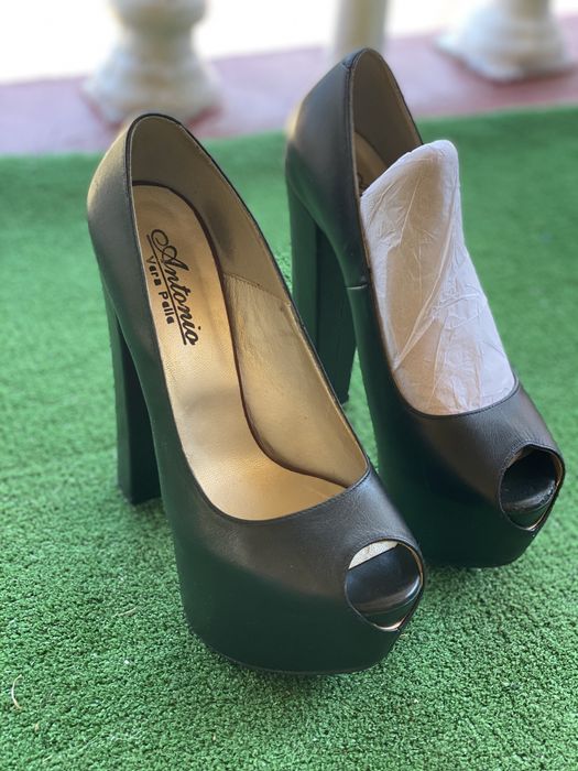 Pantofi inalti din piele