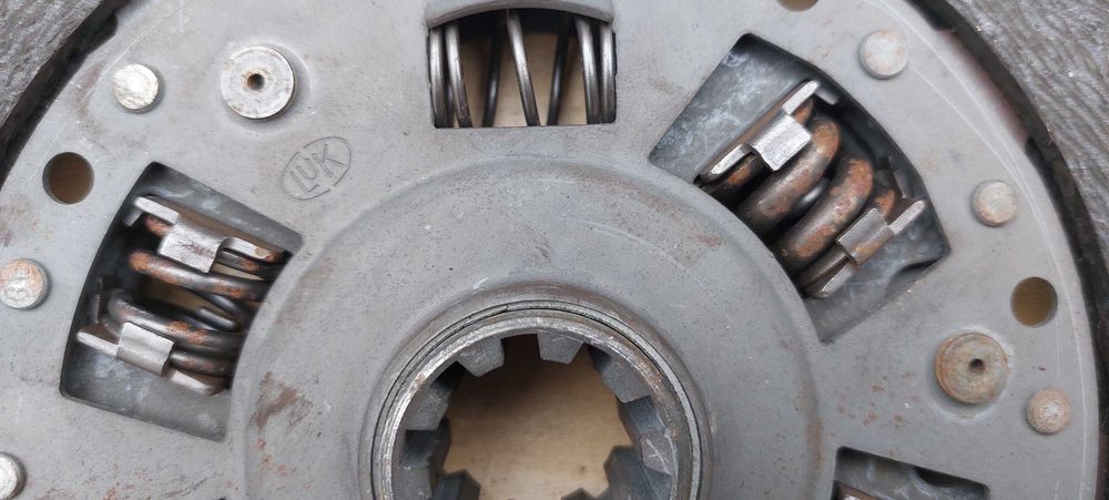 Съединител LUK (НЕ УПОТРЕБЯВАН) и скоростна кутия BMW E36.