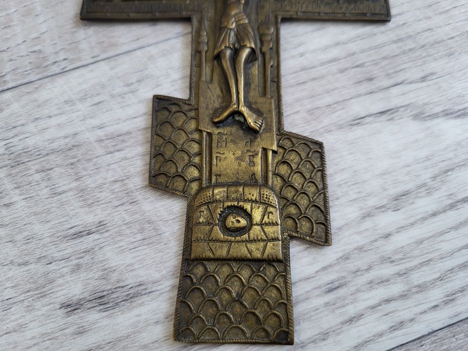 Продам крест старинный. 19 век. Металл. Размер 20х12см.