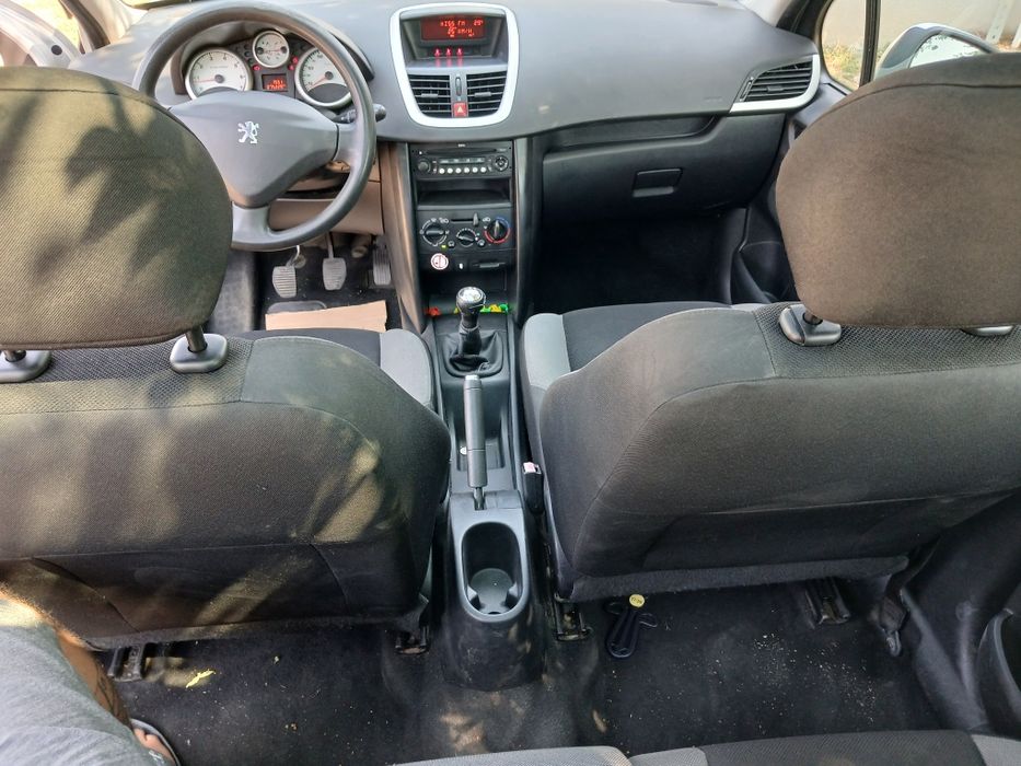 Peugeot 207 1.4 benzină