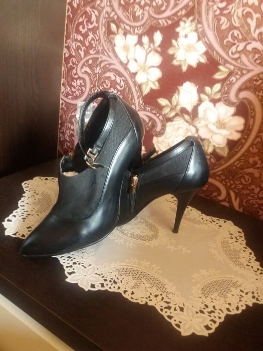 Туфли 37 разм фирменые и сапоги кожаные . Распродажа!