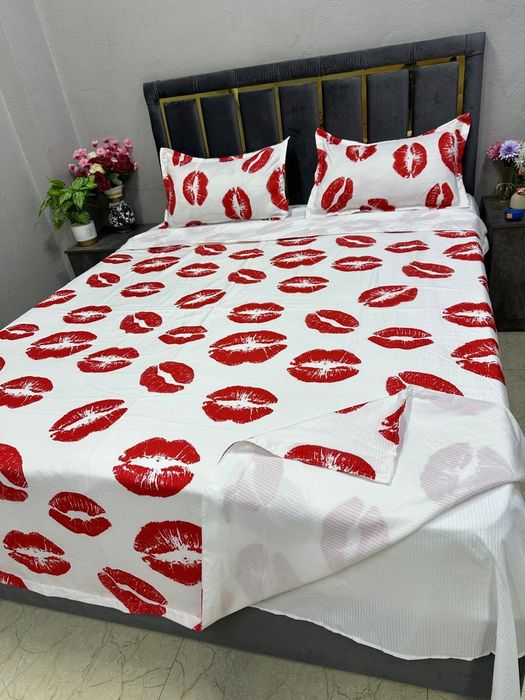 Одеяла новые, пледы,полотенца