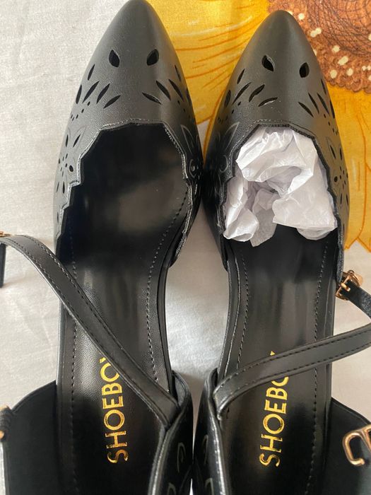 Pantofi negri cu toc