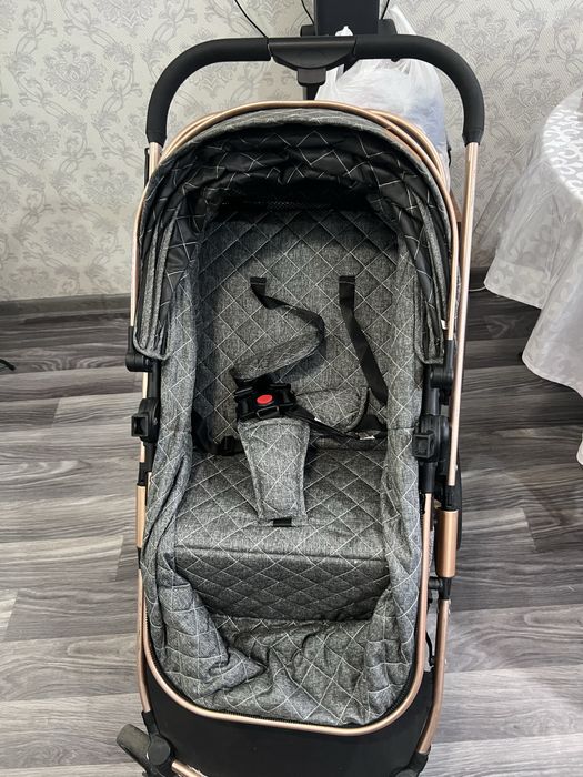 Продам коляску с отделной люлькой