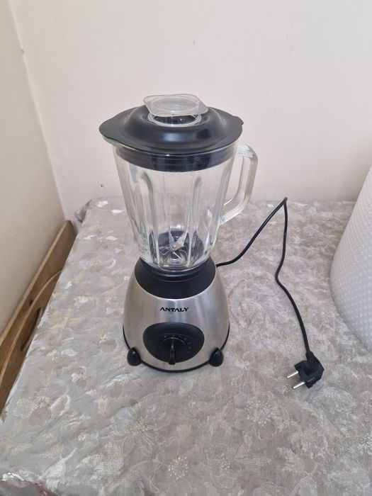 Продаю сломанный блендер