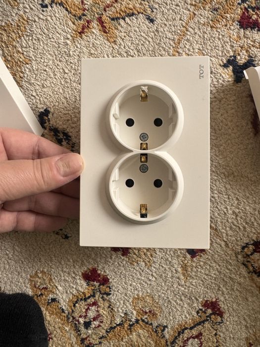 Продам розетки и выключатель