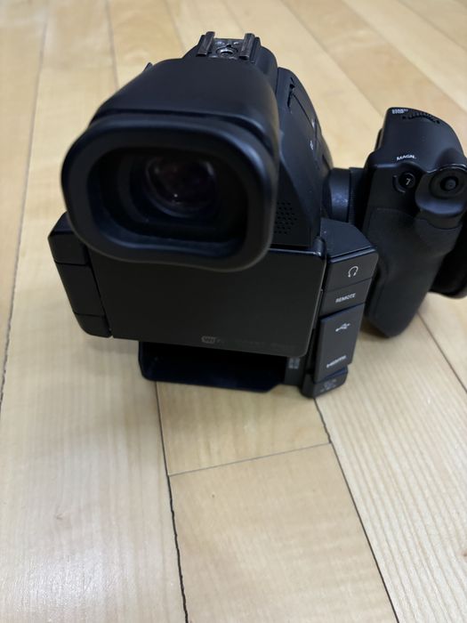 Canon EOS C100 Mark II