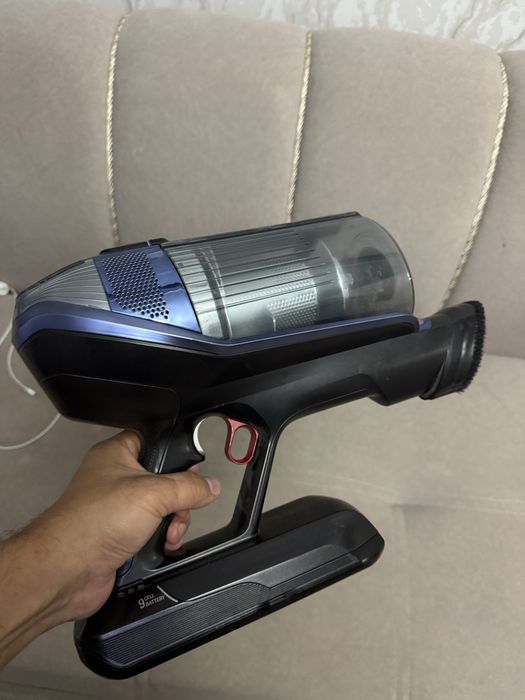 Пылесос безпроводной на зарядке почти всё новое