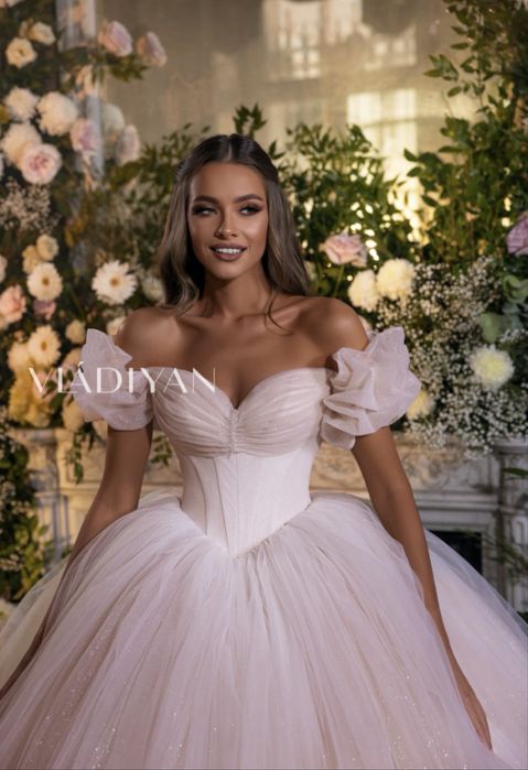 Rochie mireasa vladiyan model 2323