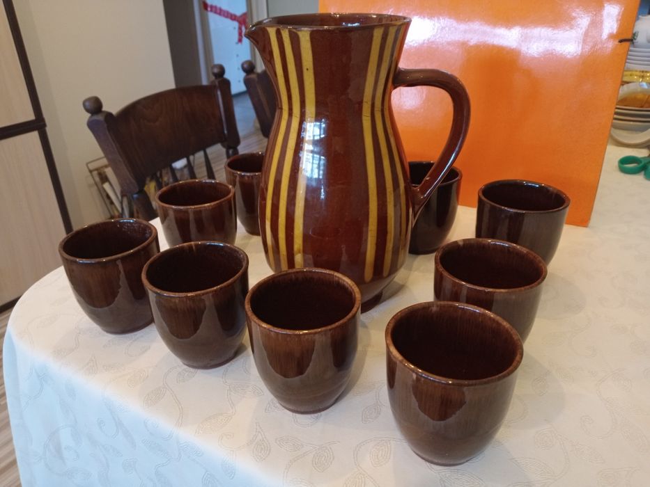 Глинена кана и 6 чаши.