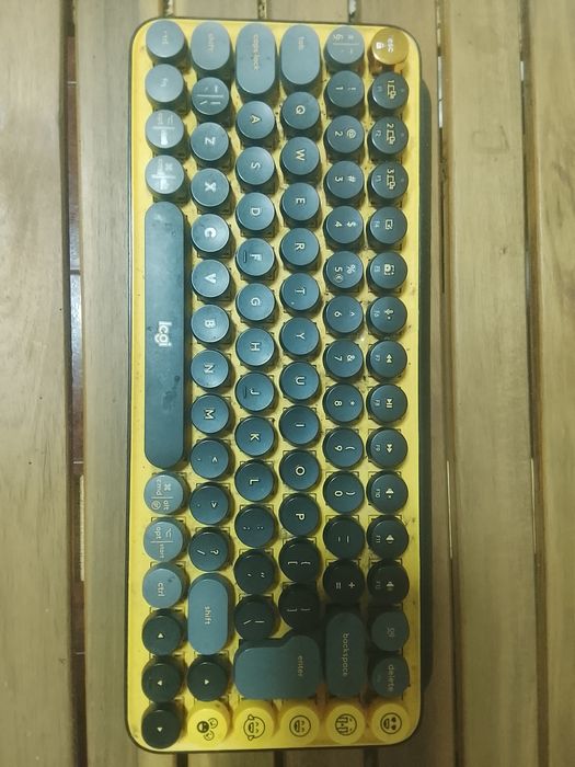 Tastatura Logitech Pop Keys Mecanica - Bluetooth, Switchuri Brown, abia folosita