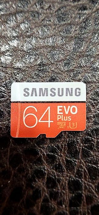 × фирменная флешка 64GB