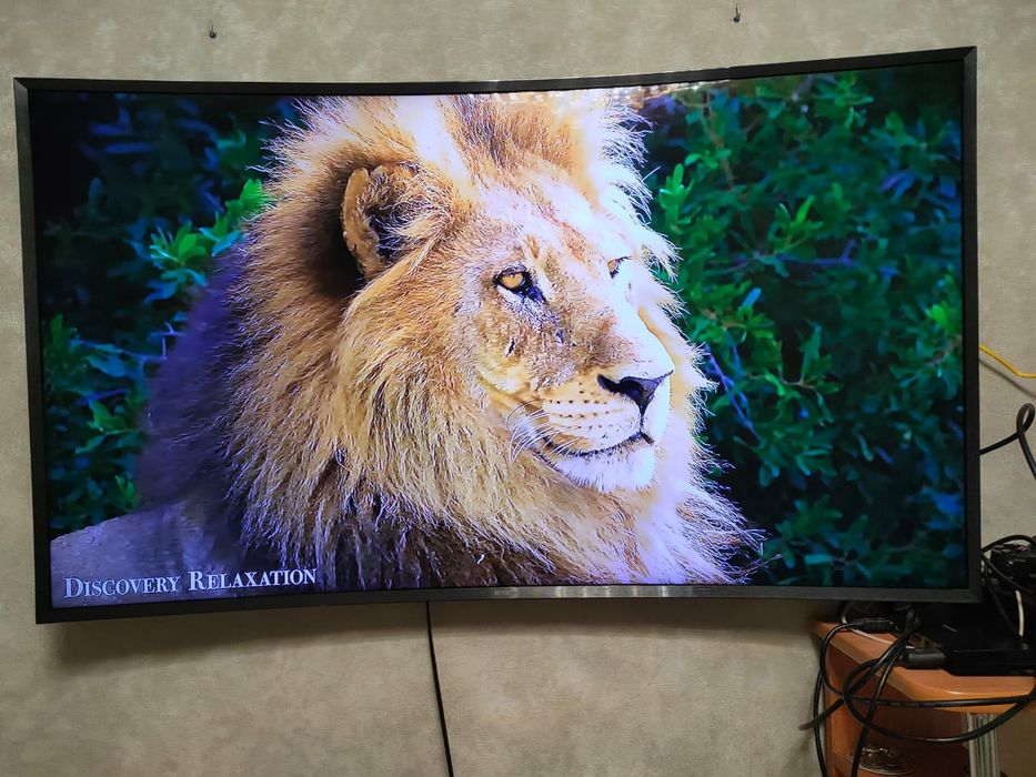 Телевизор Samsung (4K UHD)