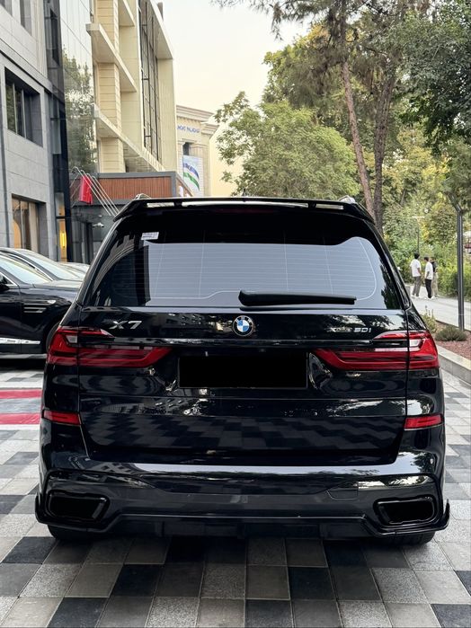 Bmw x7 m50i Full Pozitsya