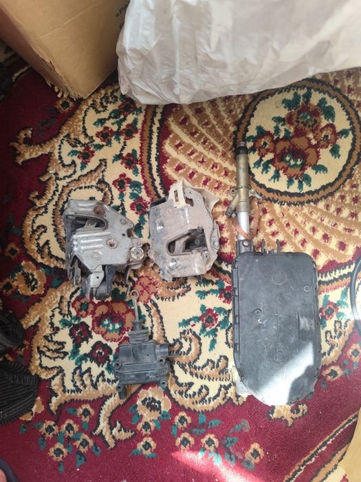 W124 Антенна выдвижная заводская и механизмы замка