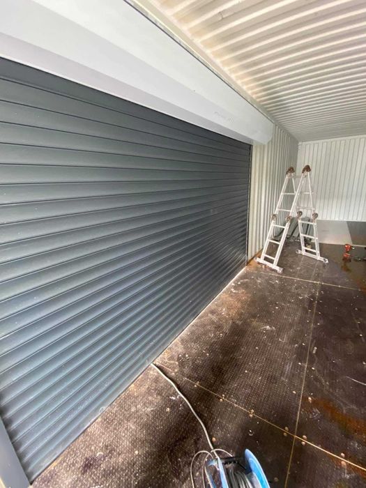 Usa de garaj rulou alba cu telecomanda dimensiunea 3000x2450