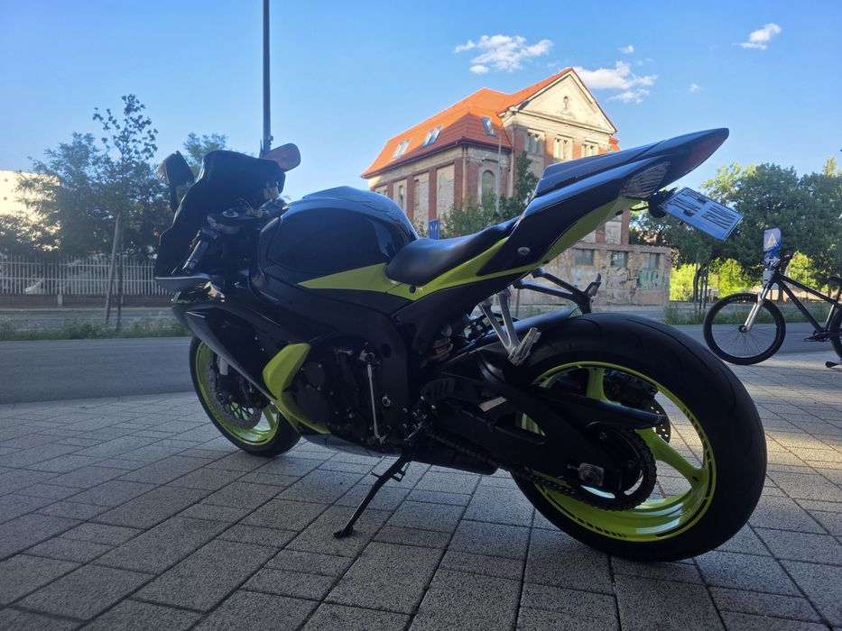 Suzuki gsxr k8 750