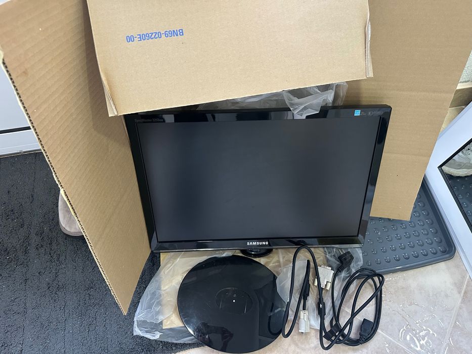 Монитор Samsung SyncMaster 2253BW 22”