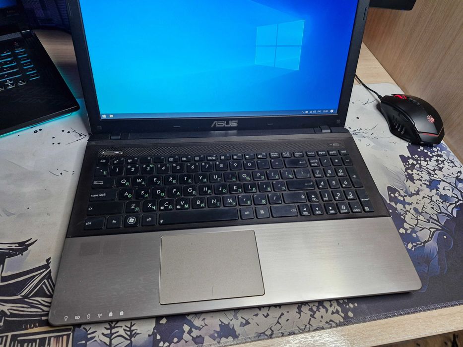 Шустрый core i7. Батарею держит 2ч. Ssd
