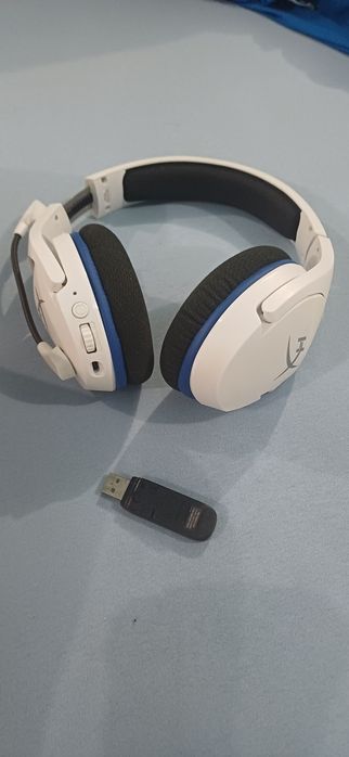 Vamd casti gamimg Hyperx.