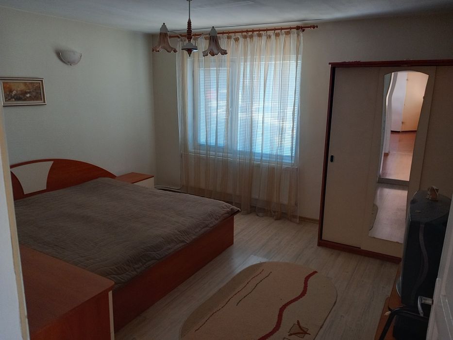 Къща с двор, 950 кв.м. в центъра на Исперих