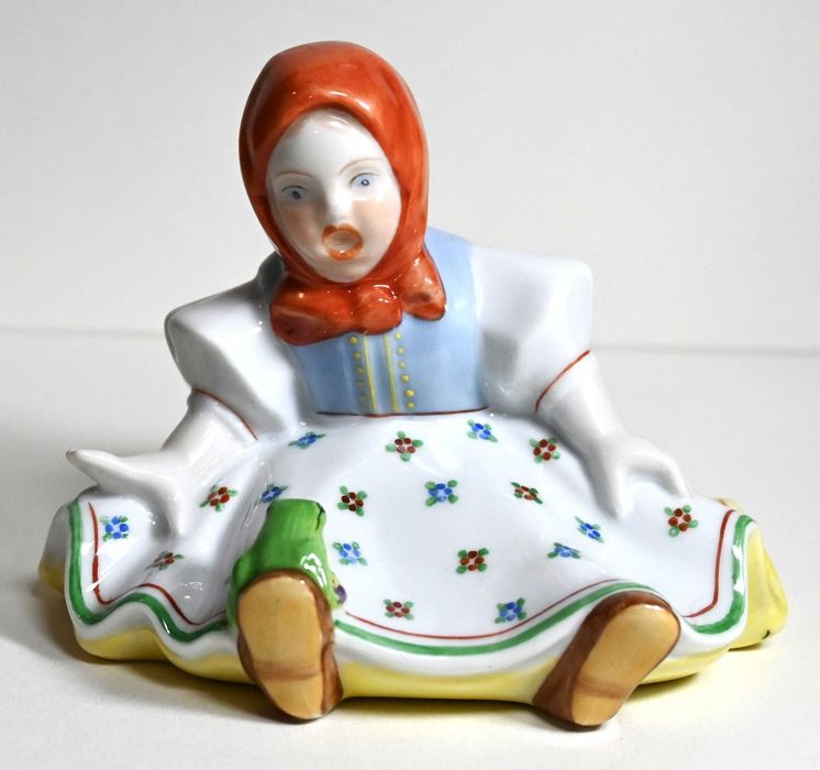 Порцеланова фигурка Herend „Момиче с жаба“