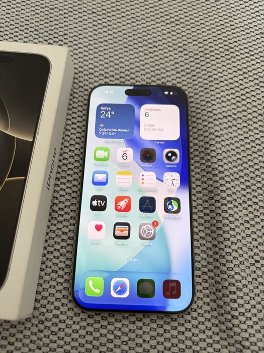 Iphone 16 pro max 256 gb  titanium