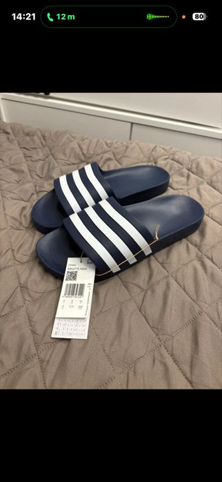 Papuci adidas!!sunt noi nepurtati
